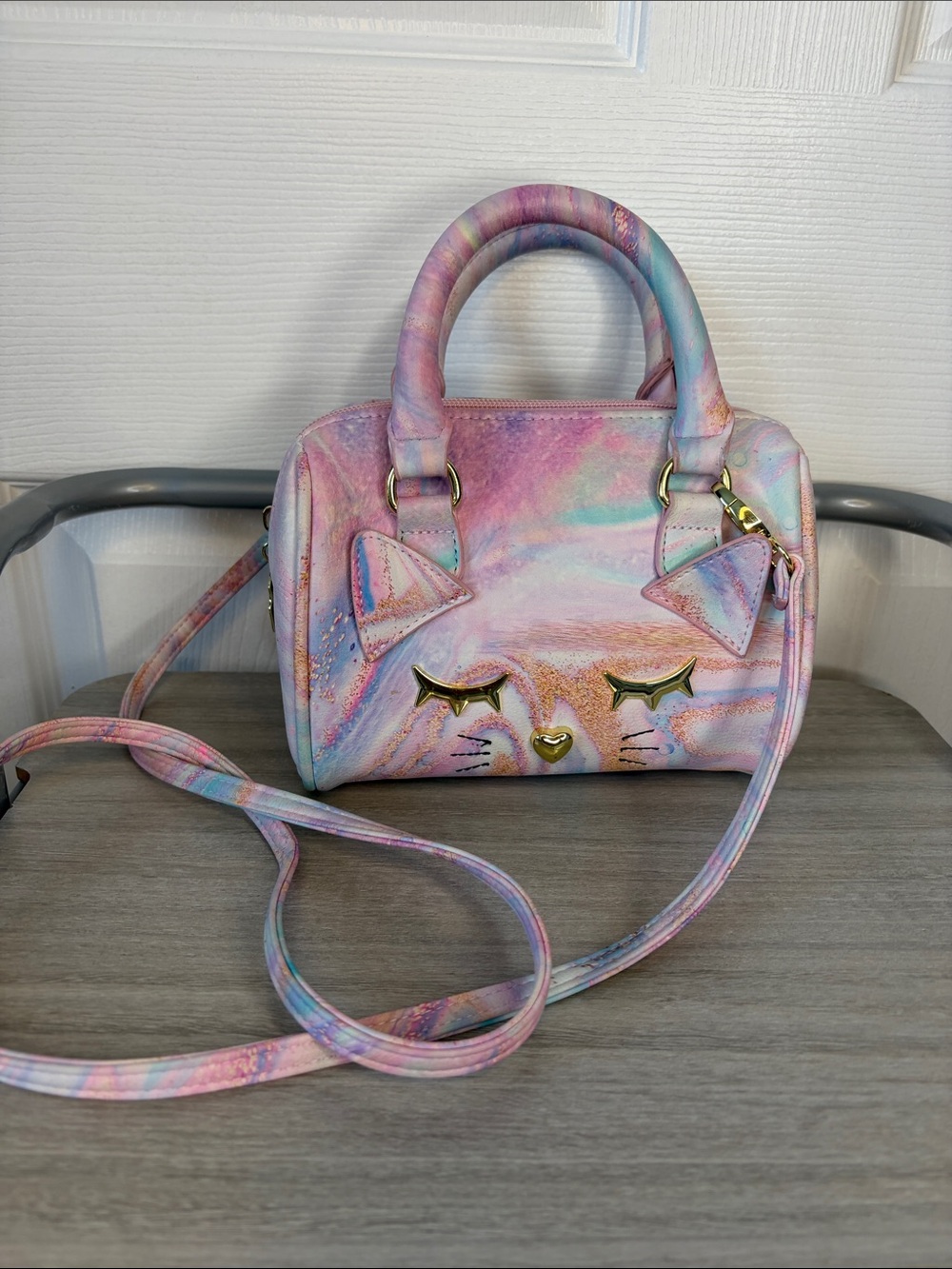 LUV Betsy Johnson Cat Handbag Pastel Tue-Dye with Heart shaped nose